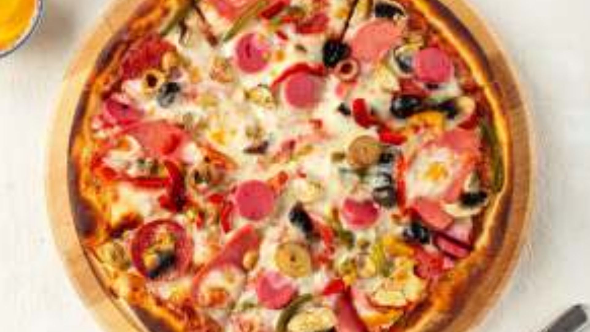 Bol Malzemeli Karışık Pizza