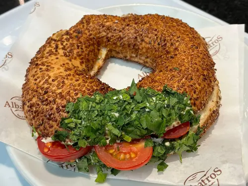 Labne Dolgulu Sakallı Simit